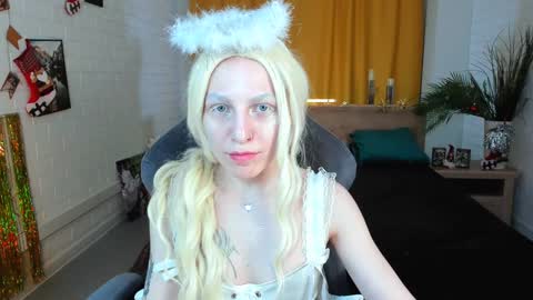 APHEX QUEEN online show from December 23, 2024, 2:07 pm