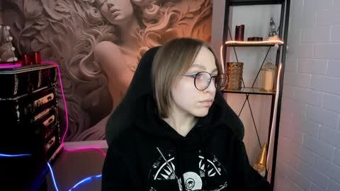 APHEX QUEEN online show from February 2, 2025, 5:15 pm