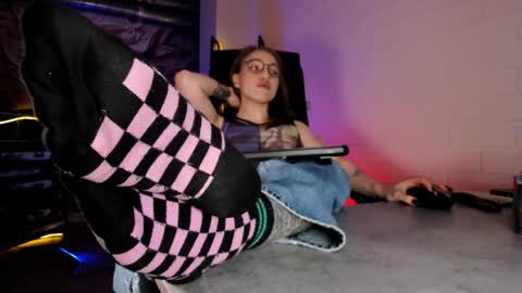 APHEX QUEEN online show from April 12, 2026, 11:15 am