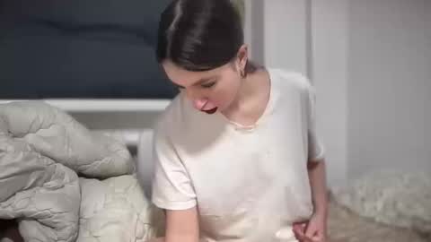 Snapshot of aphr0dite22 chatting on March 11, 2026, 7:42 pm aphr0dite22 online show from March 11, 2026, 7:42 pm