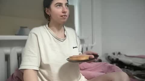 Snapshot of aphr0dite22 chatting on April 8, 2026, 8:14 am aphr0dite22 online show from April 8, 2026, 8:14 am