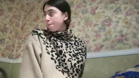 Snapshot of aphr0dite22 chatting on April 12, 2026, 3:17 pm aphr0dite22 online show from April 12, 2026, 3:17 pm