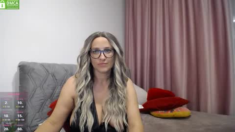 Sarah online show from September 21, 2025, 11:50 pm