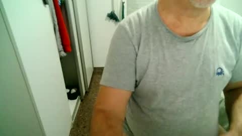 Snapshot of apixaba chatting on October 4, 2025, 9:57 pm furry bear online show from October 4, 2025, 9:57 pm