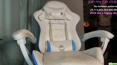 Snapshot of apollojam chatting on April 25, 2026, 2:36 am August BUY MY VIDEOS IN MY BIO. SALE 20 online show from April 25, 2026, 2:36 am