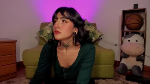 Snapshot of apolorising_ chatting on October 3, 2025, 1:57 am Lola Apolo online show from October 3, 2025, 1:57 am