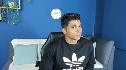 Apolo online show from March 3, 2025, 7:39 pm