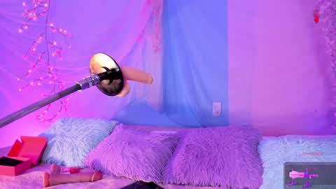 Snapshot of apple_of_pleasure chatting on April 13, 2026, 10:26 pm Lily online show from April 13, 2026, 10:26 pm