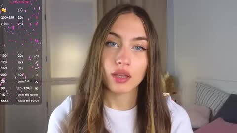 Vicki online show from September 25, 2025, 9:02 am