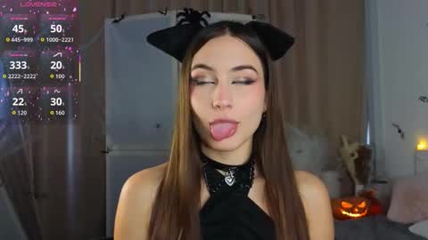 Vicki online show from October 25, 2025, 9:06 am