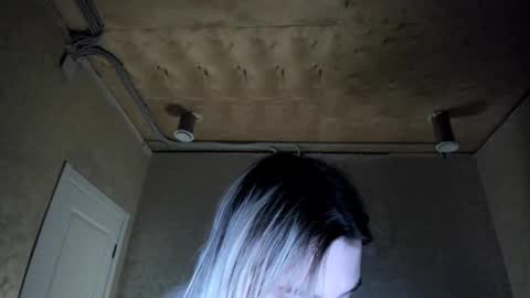 appleyummybuns online show from November 8, 2025, 3:23 pm