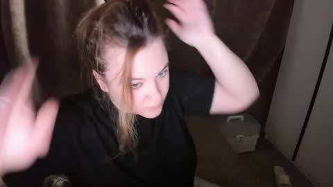 Snapshot of appleyummybuns chatting on May 1, 2026, 10:42 am appleyummybuns online show from May 1, 2026, 10:42 am