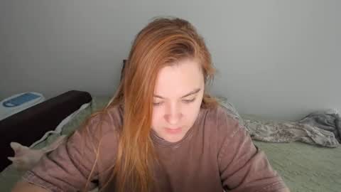 Snapshot of appleyummybuns chatting on June 12, 2026, 4:22 am appleyummybuns online show from June 12, 2026, 4:22 am