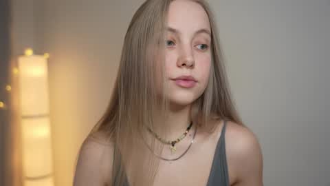Snapshot of appr0ved chatting on January 23, 2025, 8:04 am REYNA my friend online show from January 23, 2025, 8:04 am