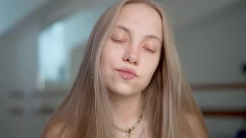 Snapshot of appr0ved chatting on February 13, 2025, 7:56 am REYNA my friend online show from February 13, 2025, 7:56 am