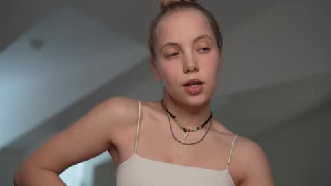 Snapshot of appr0ved chatting on February 15, 2025, 11:50 am REYNA my friend online show from February 15, 2025, 11:50 am