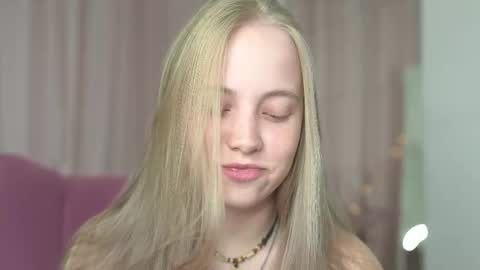 Snapshot of appr0ved chatting on October 5, 2025, 7:17 am REYNA my friend online show from October 5, 2025, 7:17 am