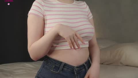 Snapshot of approche_toi_petite chatting on April 19, 2026, 12:59 pm Meghan online show from April 19, 2026, 12:59 pm