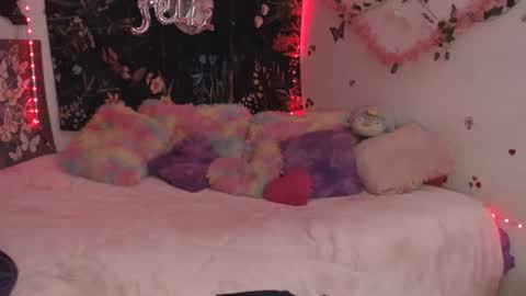 april_l6 online show from March 19, 2026, 10:36 pm