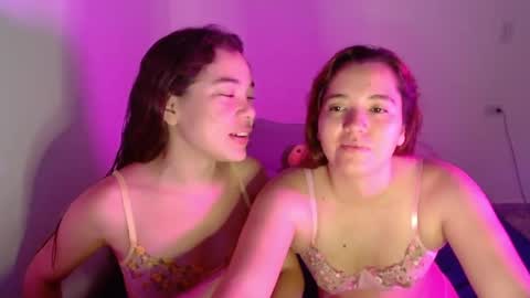 Snapshot of aprildubois_ chatting on November 3, 2025, 9:16 pm April online show from November 3, 2025, 9:16 pm