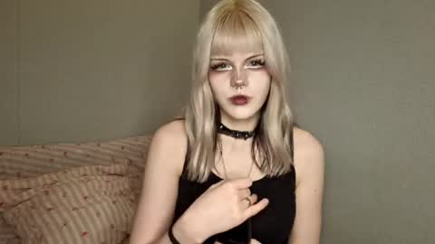 Snapshot of aprilspark chatting on May 15, 2026, 5:53 pm Alice D online show from May 15, 2026, 5:53 pm