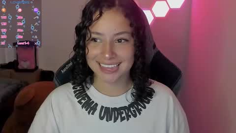 Snapshot of aqua_emilly chatting on December 12, 2024, 1:43 am aqua emilly online show from December 12, 2024, 1:43 am