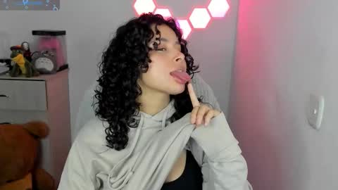 aqua emilly online show from January 9, 2026, 10:22 pm