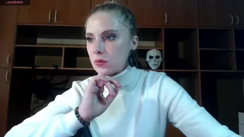 aqualen online show from November 8, 2025, 10:37 am