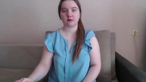 Josefin online show from April 14, 2026, 4:18 am