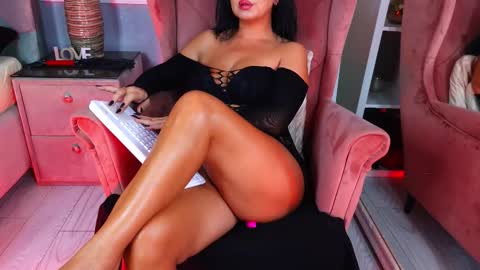 AQueenMonica online show from September 28, 2025, 2:17 am