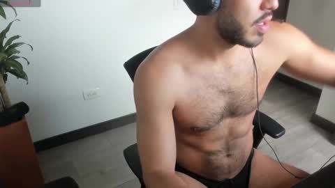 Snapshot of aquiles0224 chatting on December 3, 2024, 12:38 pm T. online show from December 3, 2024, 12:38 pm