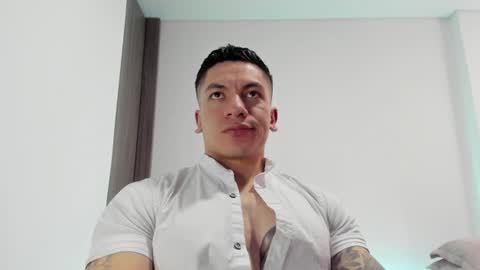 Snapshot of aquiles_51 chatting on July 30, 2026, 7:02 pm Jonathan online show from July 30, 2026, 7:02 pm