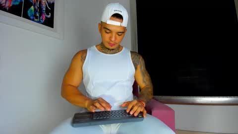 AquilesElpapi online show from September 26, 2025, 12:42 pm