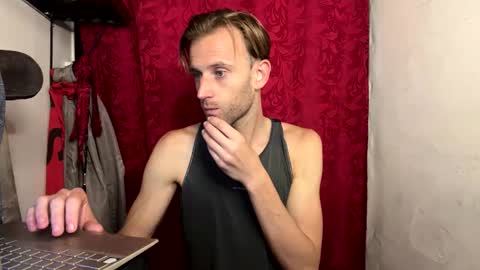 Aquilesmade online show from October 12, 2025, 7:24 pm