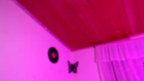 Snapshot of aradiax chatting on February 26, 2025, 6:43 pm Miss Aradia online show from February 26, 2025, 6:43 pm