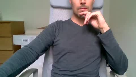 Snapshot of aragon9999 chatting on December 22, 2024, 11:00 am aragon9999 online show from December 22, 2024, 11:00 am