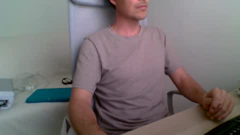 Snapshot of aragon9999 chatting on October 2, 2025, 10:55 am aragon9999 online show from October 2, 2025, 10:55 am