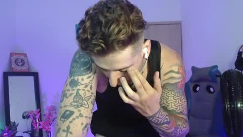 Snapshot of ares_blue chatting on May 11, 2026, 2:45 pm ares blue online show from May 11, 2026, 2:45 pm