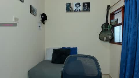 Snapshot of ares_johnsonn chatting on February 3, 2025, 7:10 pm Ares online show from February 3, 2025, 7:10 pm