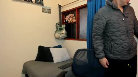 Snapshot of ares_johnsonn chatting on February 24, 2025, 3:53 pm Ares online show from February 24, 2025, 3:53 pm