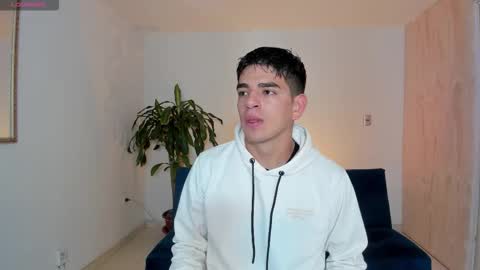 Snapshot of ares_johnsonn chatting on October 9, 2025, 11:08 am Ares online show from October 9, 2025, 11:08 am