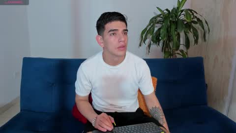 Snapshot of ares_johnsonn chatting on October 20, 2025, 6:08 pm Ares online show from October 20, 2025, 6:08 pm