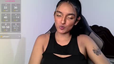 Snapshot of ari_20_ chatting on October 1, 2025, 11:44 pm Bella online show from October 1, 2025, 11:44 pm