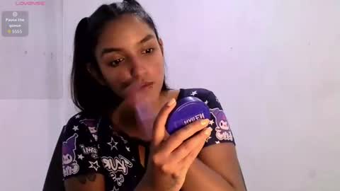 Snapshot of ari_20_ chatting on August 4, 2026, 10:45 pm Bella online show from August 4, 2026, 10:45 pm