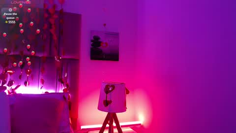 Ahri James online show from March 9, 2025, 12:00 am