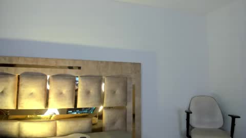 Ari  online show from November 18, 2025, 1:55 am