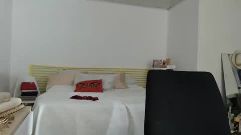 aria_andradee online show from September 26, 2025, 3:10 am