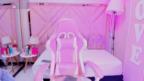 Aria Jones online show from September 17, 2025, 1:13 pm