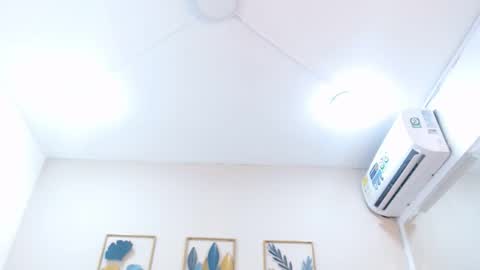 Snapshot of aria_martiin chatting on May 11, 2026, 4:04 pm aria online show from May 11, 2026, 4:04 pm