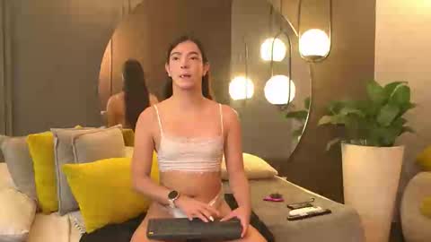 Ariaa online show from April 10, 2026, 7:29 pm